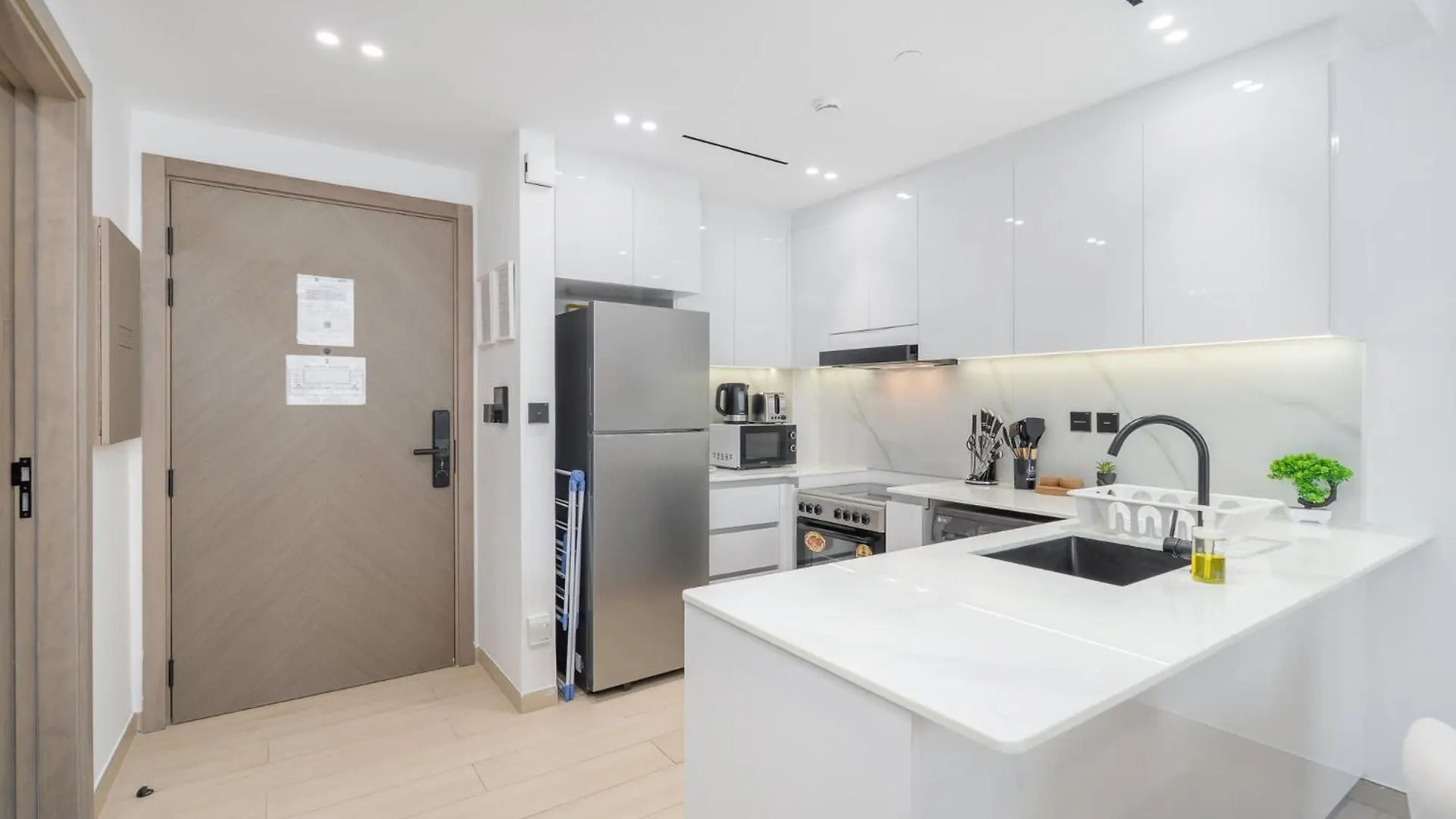 A Perfect And Stunning 1 Bedroom In Jvc Dubai Förenade Arabemiraten
